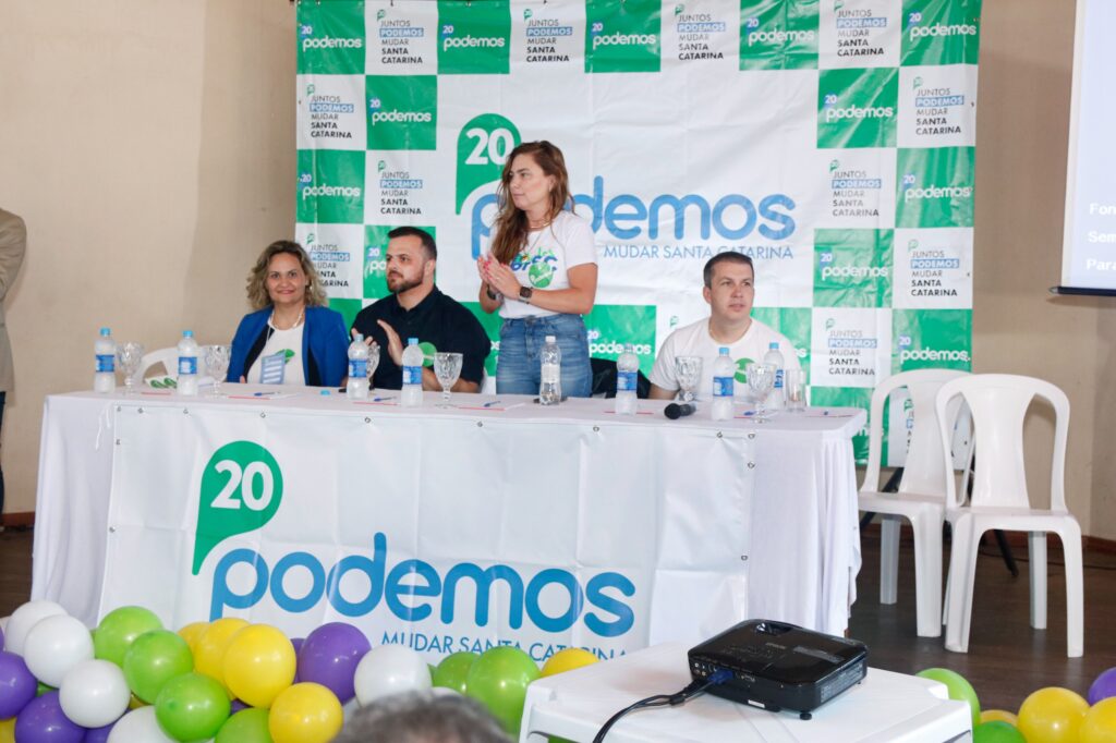 Deputados Lucas Neves, Paulinha e Camilo Martins coordenam evento em Lages