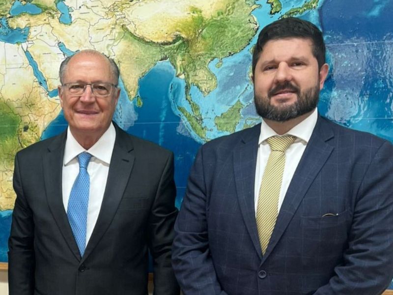 Alinhado ao vice-presidente Geraldo Alckmin, o PSB de SC terá o advogado Níkolas Bottós como presidente estadual