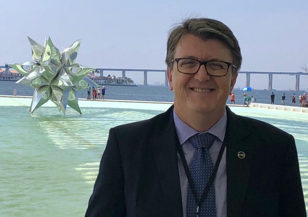 Eduardo Deschamps é o novo titular da coluna Temas em Educação no Portal Upiara. Foto: Divulgação.