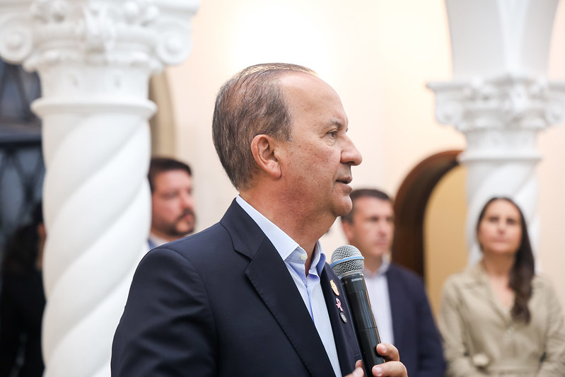 O governador Jorginho Mello (PL) reafirmou a promessa de nomear o deputado estadual Ivan Naatz (PL) caso esteja na lista tríplice do TJSC. Foto: Guilherme Bento