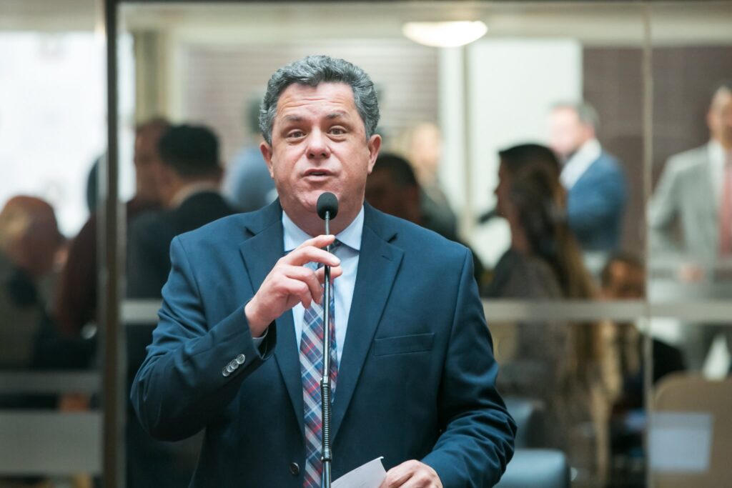 Ivan Naatz (PL), deputado estadual e candidato a desembargador do TJSC, declina de relatar projeto que aumenta vagas na corte. Foto: Jeferson Baldo, Agência AL.
