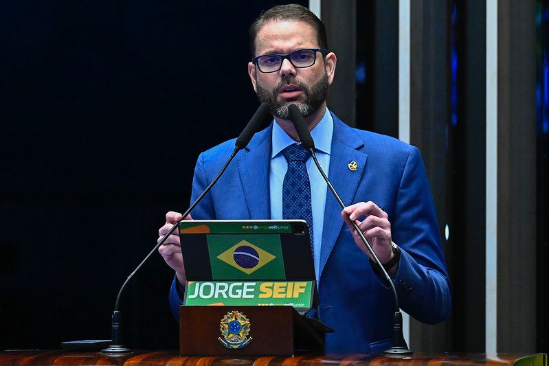 ”Não era nada até ontem, era uma professora”, dispara Jorge Seif ao chamar Ana Campagnolo de ingrata