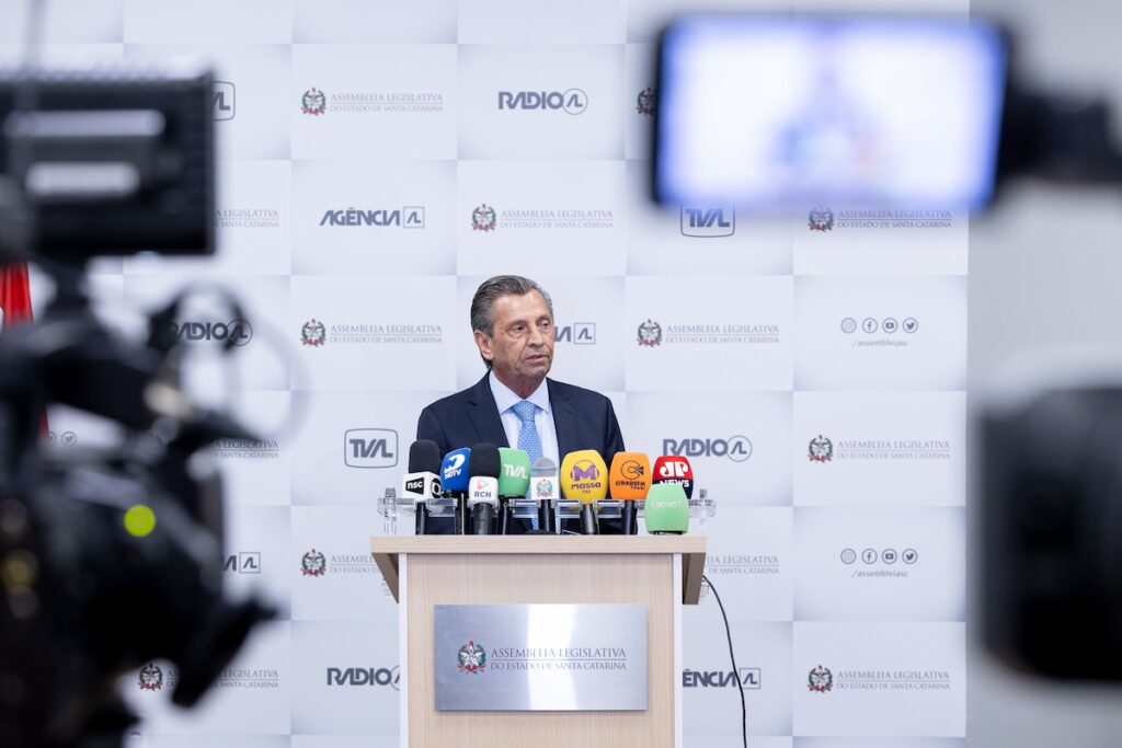 Presidente da Alesc, Júlio Garcia concedeu entrevista coletiva para avaliar o ano legislativo e falar sobre o futuro político