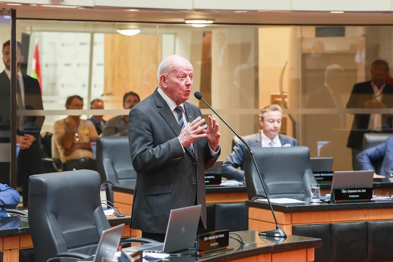 Marcos Vieira segurou as emendas ao novo Refis na Comissão de Finanças